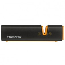 FISKARS XsharpTM Dispozitiv pentru ascutit topoare si cutite FISKARS XsharpTM Dispozitiv pentru ascutit topoare si cutite